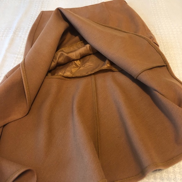 Beautiful women’s skirt! - Picture 9 of 12